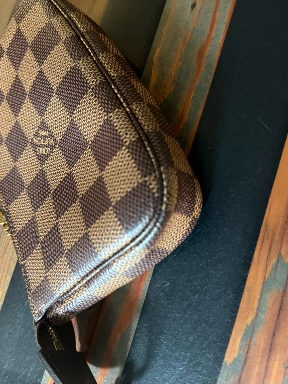 Louis Vuitton mini pochette